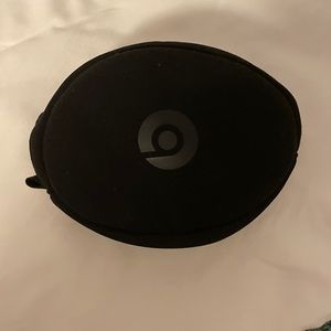 Beats black headphones with wire